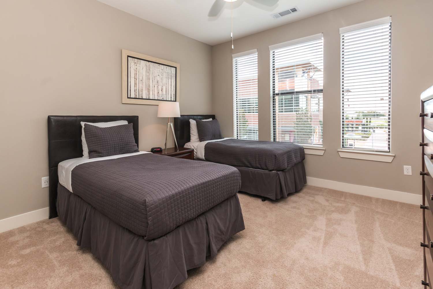AMLI-West-Plano-Bedroom04